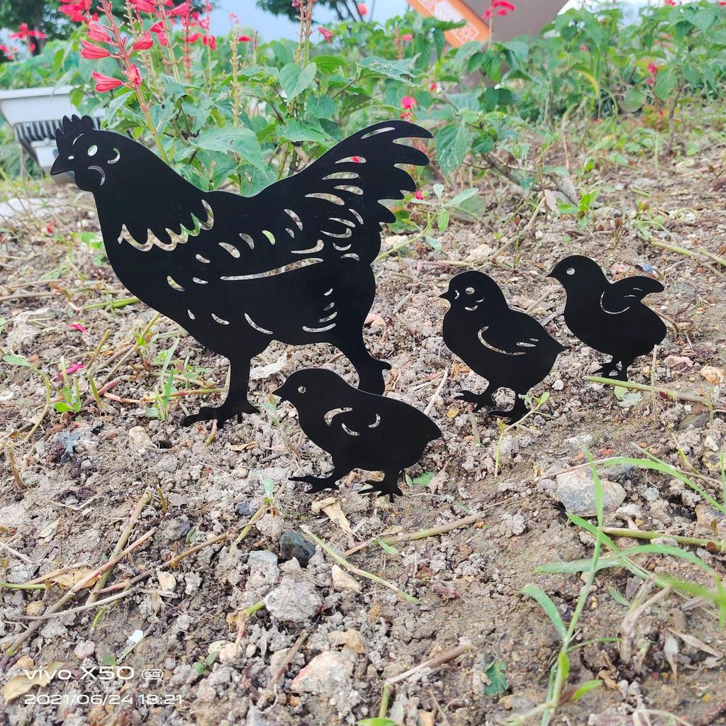 Creative Metal Hen and Chick Garden Decoration – Courtyard Chicken Family Lawn Ornament