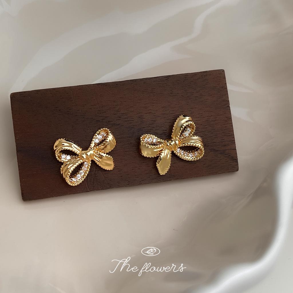 Rope Ribbon~ Micro-inlaid Zircon Needle Designer Bow Geometric Earrings Stud Earrings Jewelry