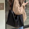 Bag women's new soft leather large-capacity tote bag portable niche design single shoulder armpit bag class commute
