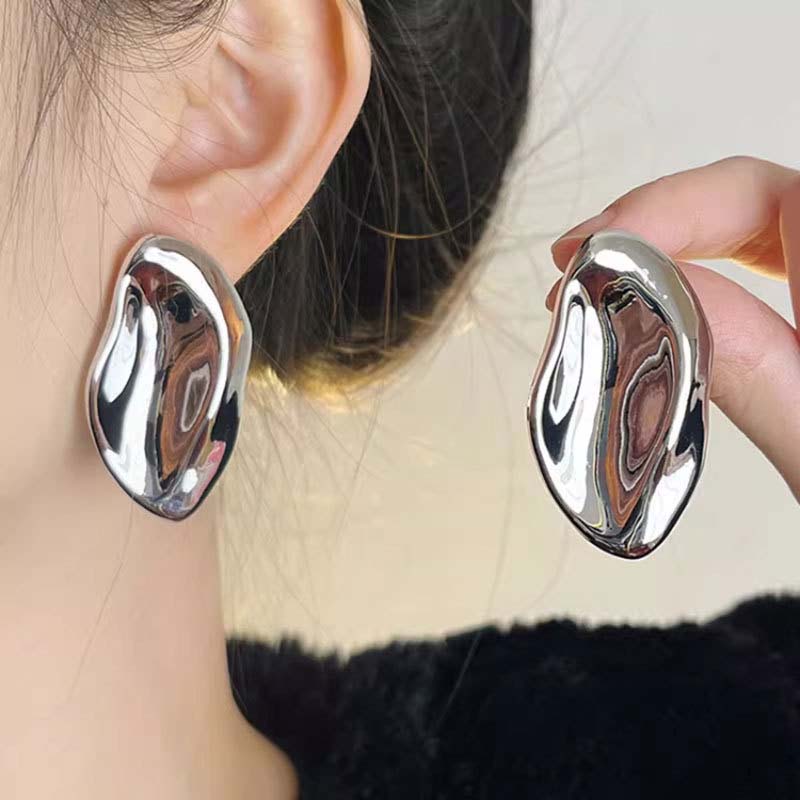 Exaggerated Metal Pleated Stud Earrings for Women Fashion Gold Color Irregular Glossy Geometric Statement Earrings Zircon