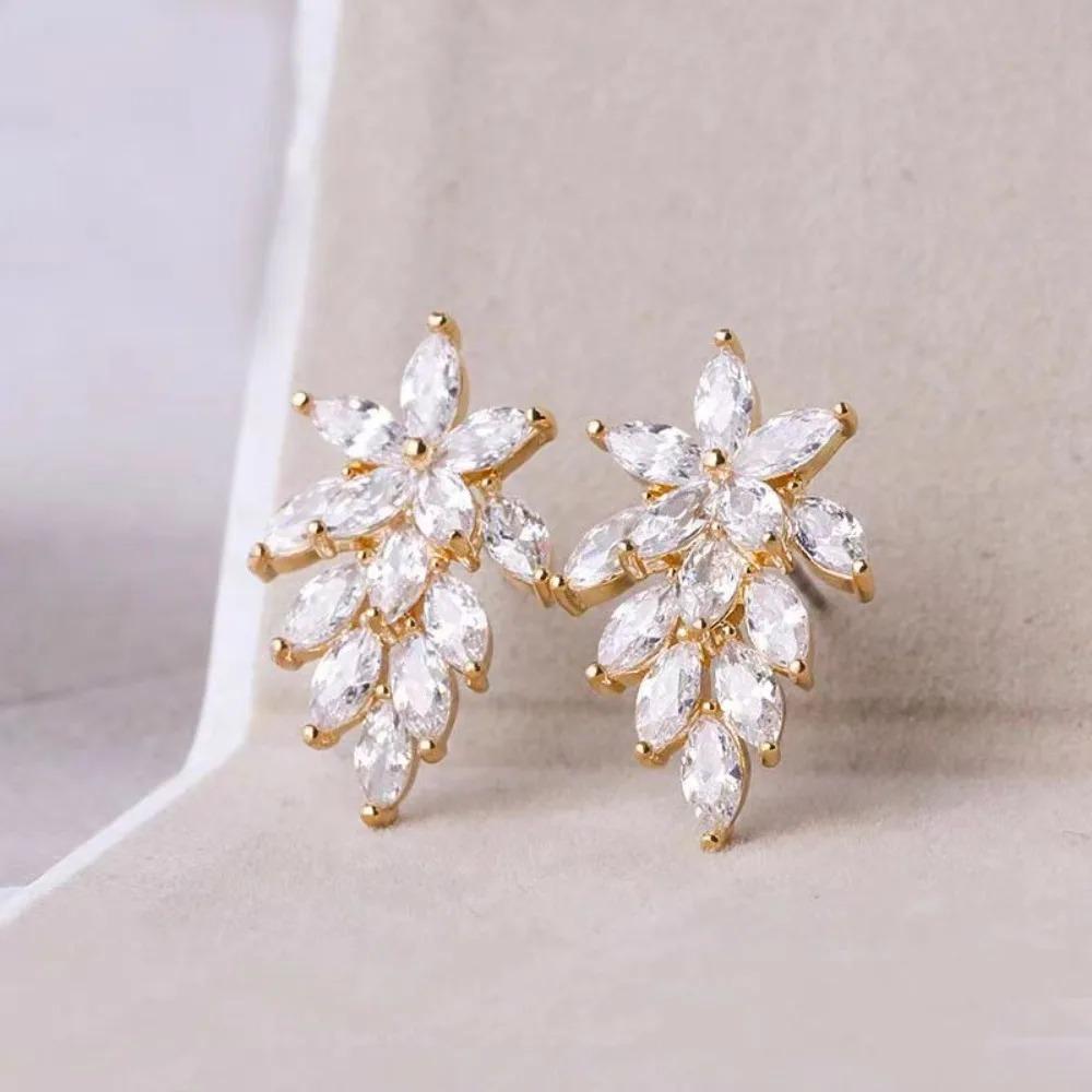 Exquisite Luxury Geometry Full of Zircons Shining Leaves Shape Stud Earring for Women Korea Temperament Jewelry Accessory Gifts