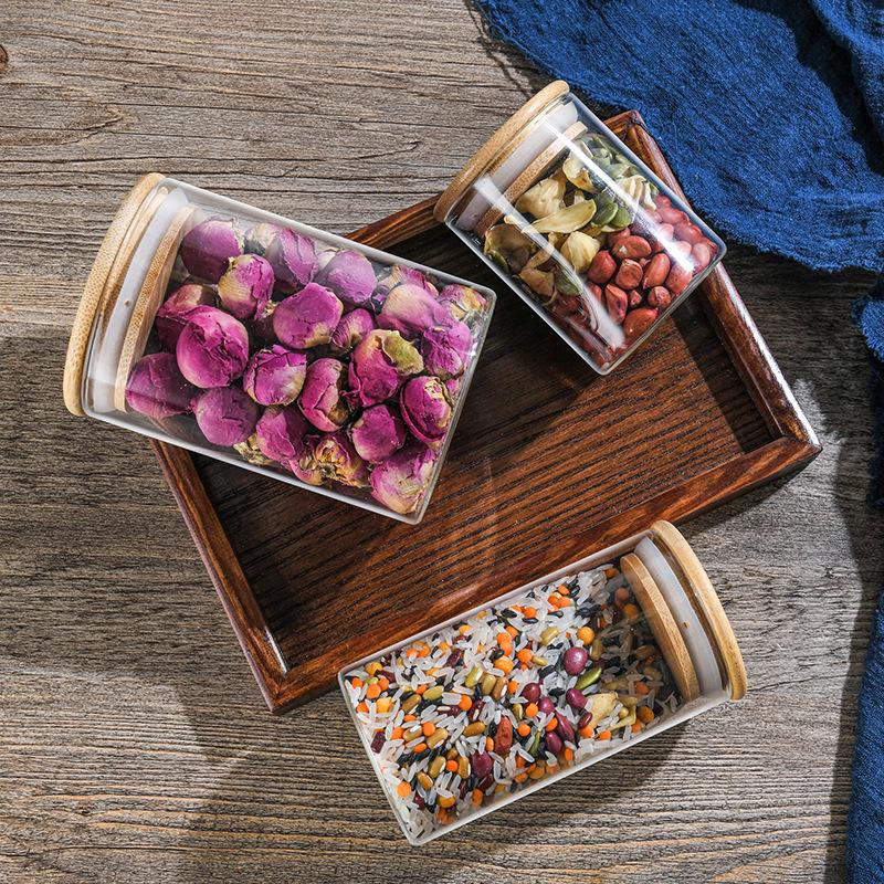 Transparent Sealed Glass Jar for Grains, Cereals, Dried Fruits, Tangerine Peel, and Tea.