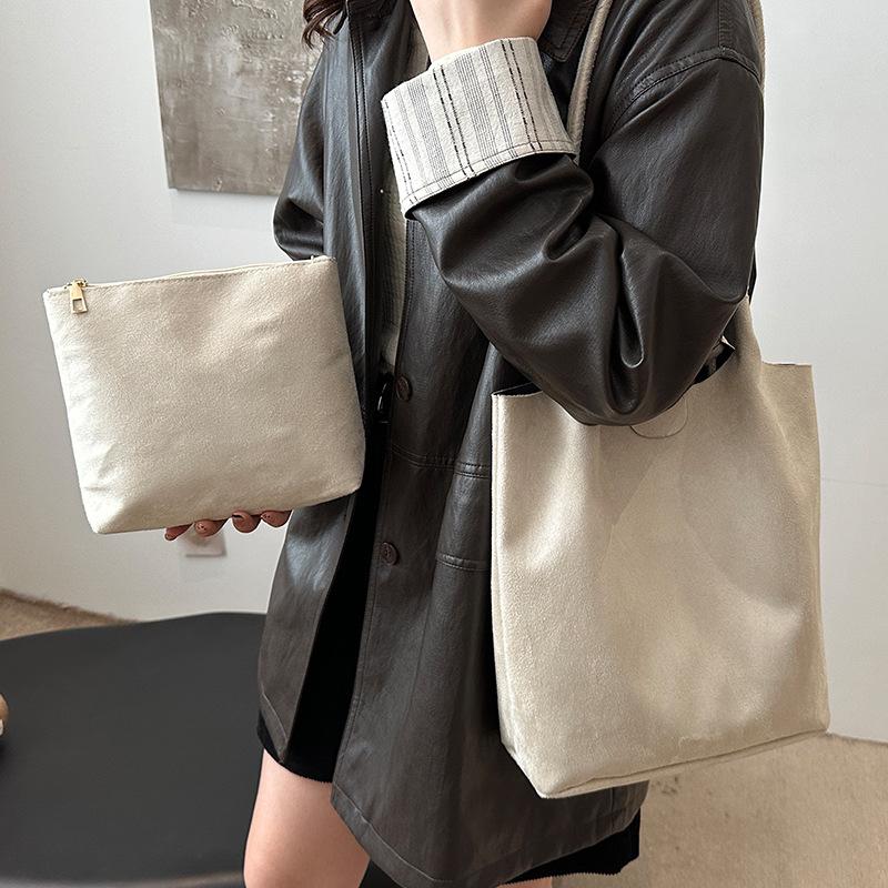 

Women s bucket bag winter new lazy style retro armpit bag trendy fashion simple casual versatile shoulder bag білий