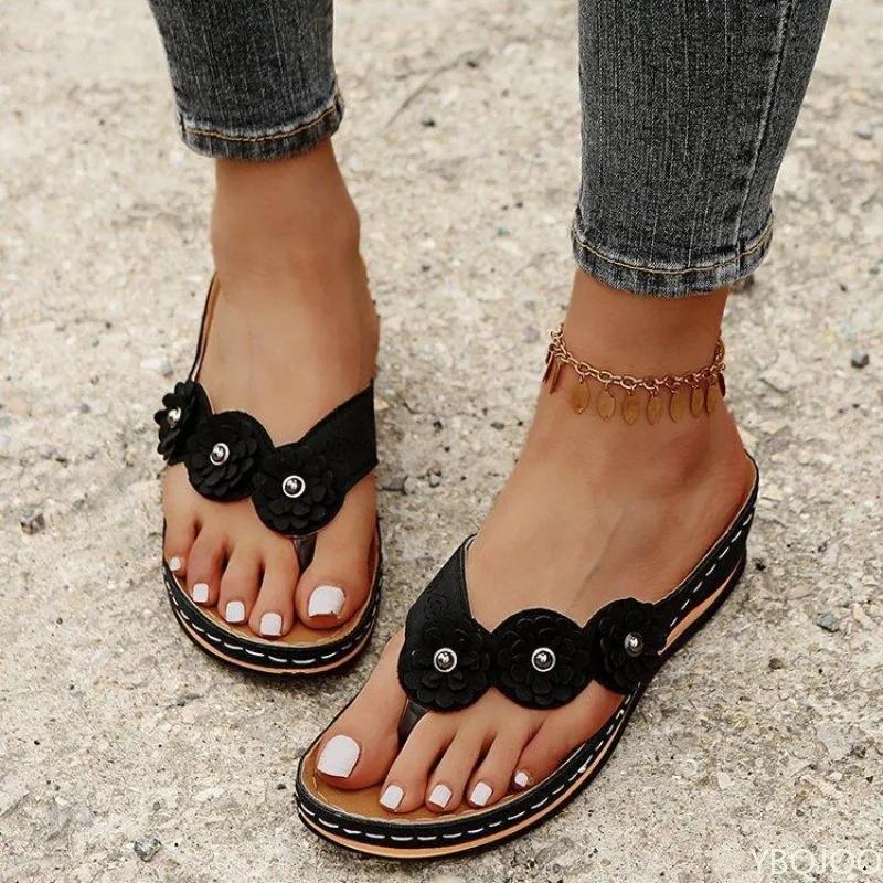 2026 Summer New Flower Thick Bottom Pinch Toe Cool Drag Beach Herringbone Soft Bottom Casual Comfortable Women's Sandals