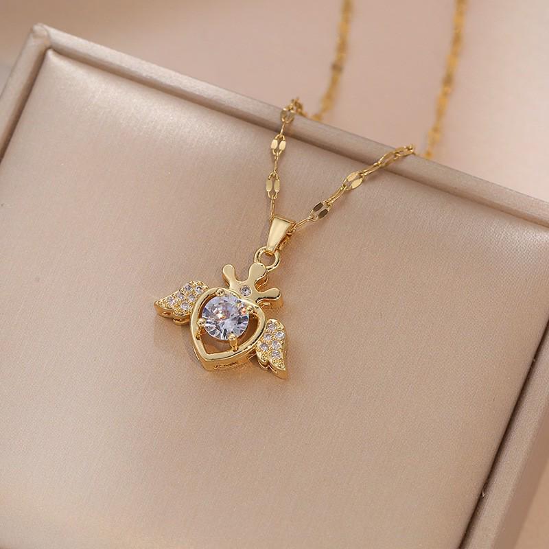 Women's Fashion Heart Pendant Necklace - Elegant, Simple Design, Versatile Clavicle Chain Jewelry