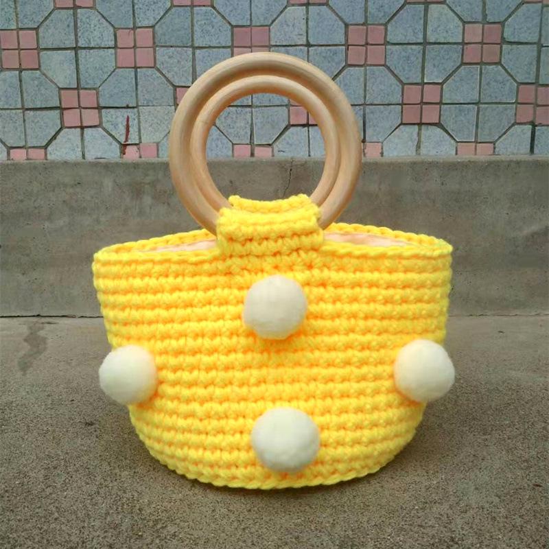 Yarn Knitting Pompom Bucket Handbag - Trendy Crochet Finished Women's Portable Bag
