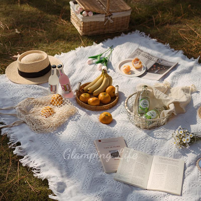 Moisture-Proof Picnic and Beach Blanket for Outdoor Camping