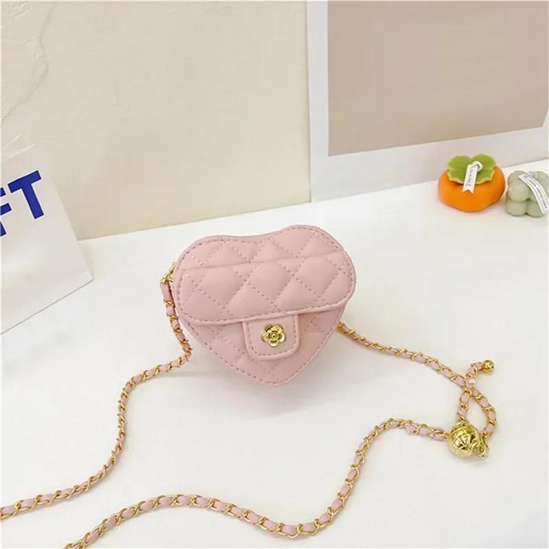 Mini Heart Shaped Crossbody Bags for Teen Girls Handbag Pu Leather Coin Change Purse for Toddlers Little Girls Outdoor Backpack