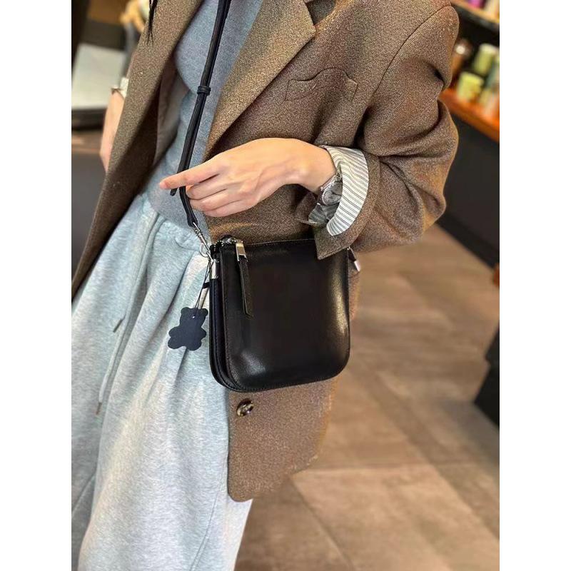 Mobile phone bag, women's spring and summer new soft leather women's bag, messenger bag, bucket bag, shoulder bag, armpit bag.