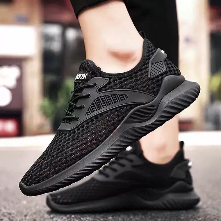 Summer Breathable Men's Mesh Shoes: Fashionable, Lightweight, Casual, Korean Style, Hollow-Out Design for Students.