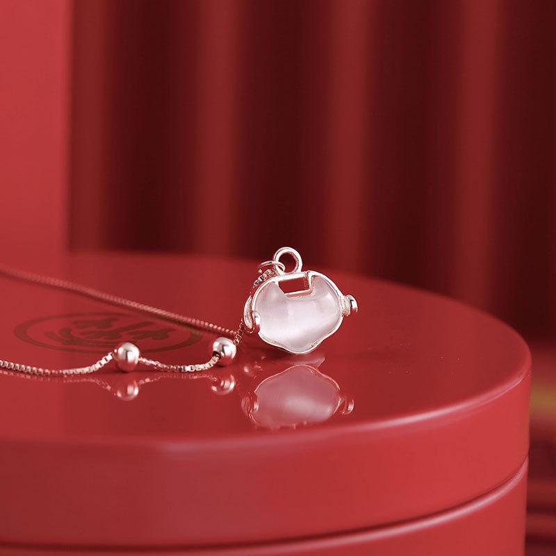 Banyan Tree S925 Silver Chinese Auspicious Cloud Fortune Lock Necklace - Retro Longevity Design for Autumn/Winter