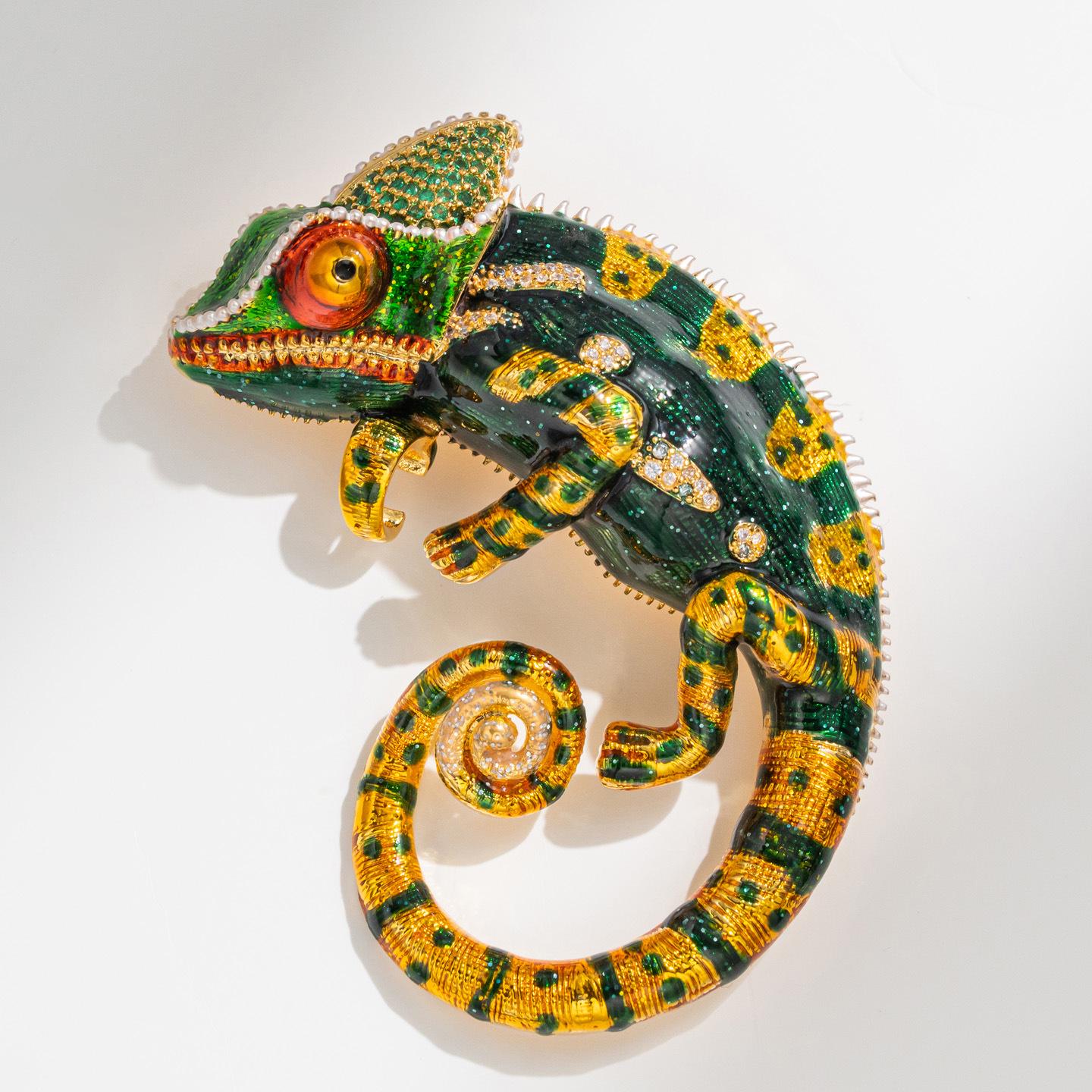 Bo Xin Yun Retro Color-Changing Dragon Brooch - Rhinestone Inlaid Unique Gift Ornament