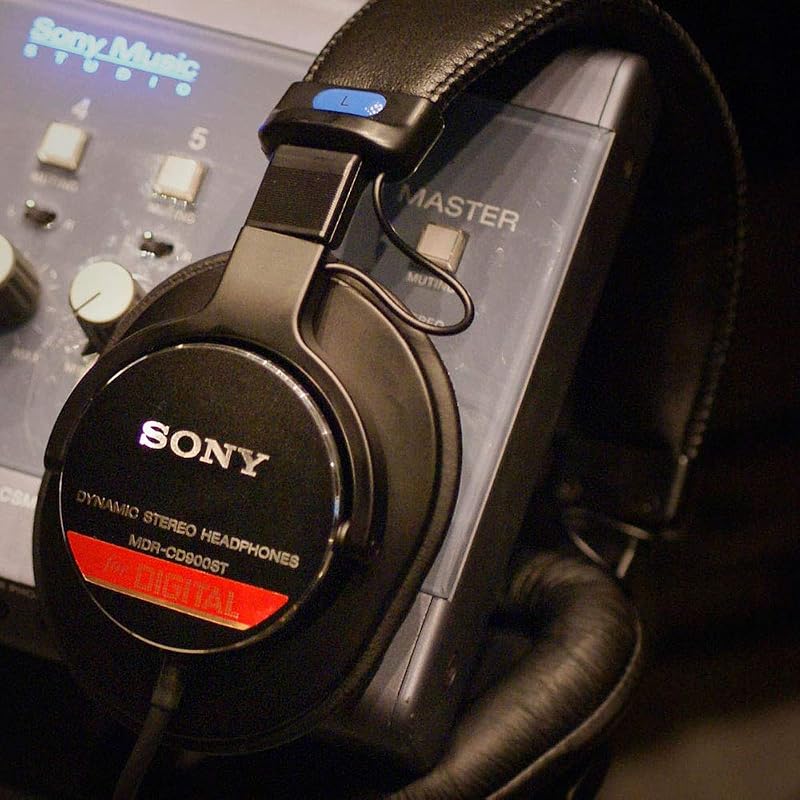 SONY Wired Closed-Type Studio Monitor Headphones, Black, MDR-CD900ST