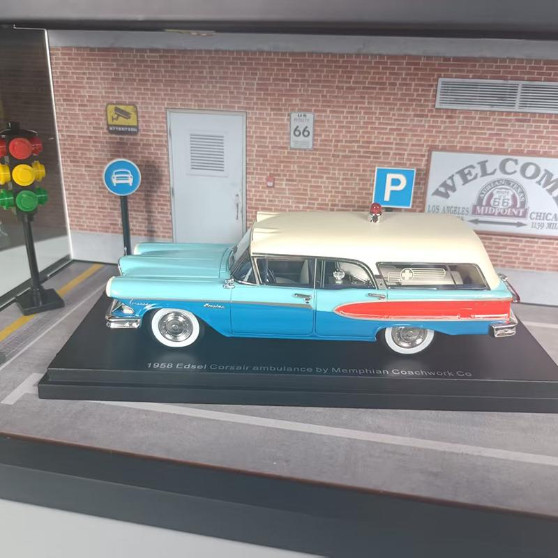 

1:43 Limited Edition Resin Classic Car Model 1933 Benz-Style & 1958 Retro Ambulance High-Simulation Collectible Display Gift Toy