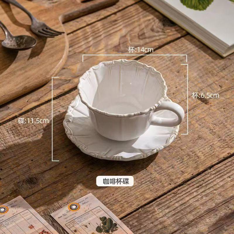 Korejský Ins styl Francouzský Retro Hrneček Červená Linka Písmeno Keramický Šálek na kávu+podšálek Bílý Hrneček na mléko Minimalistická Sada Dárek k narozeninám