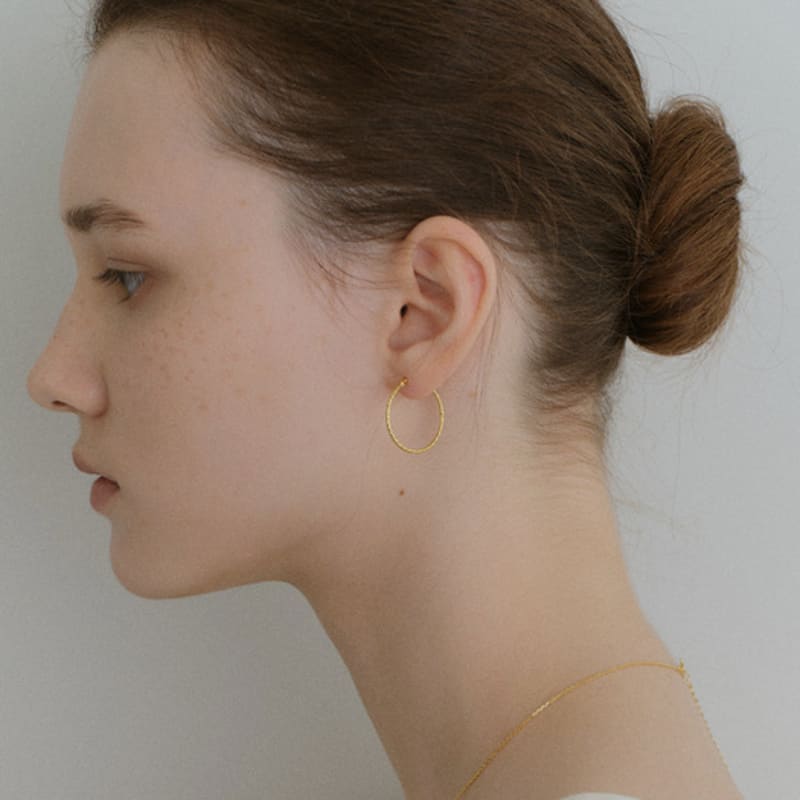 

NORMALLEE [White gold] Cutting Hoop Earrings (L) 14k Gold Plated