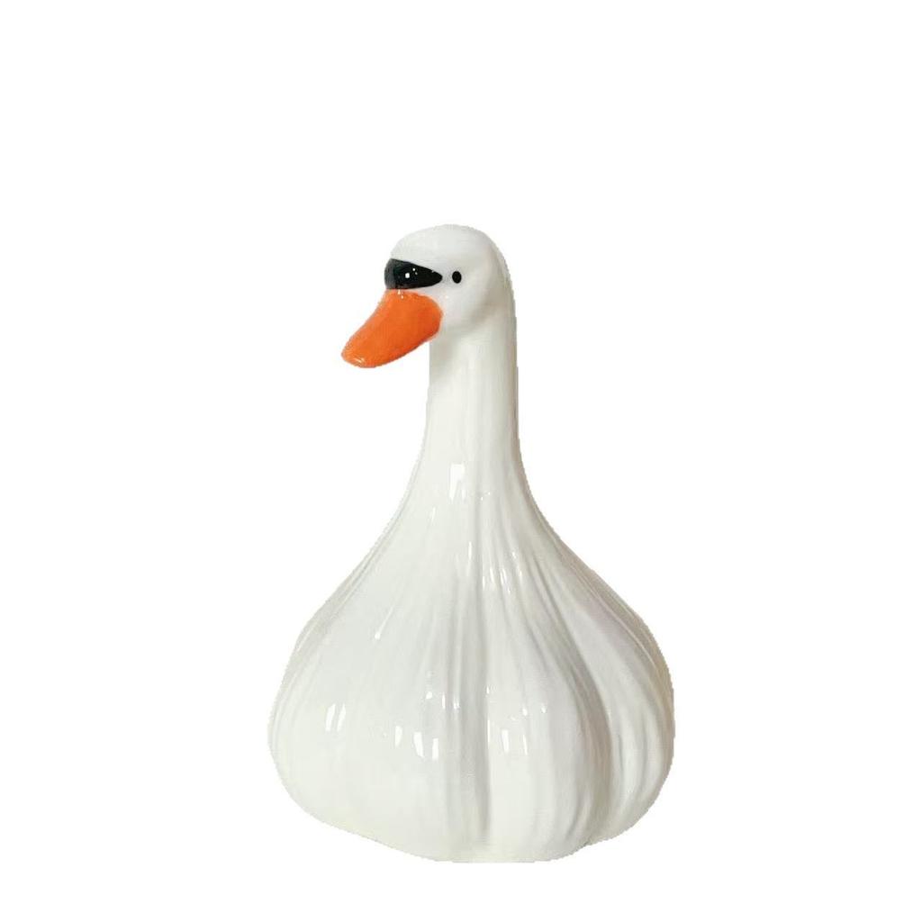 Cute Garlic Duck Ornament Home Office Desktop Stress Relief Garlic Styling Forget Duck Animal Accessories for Friend Gift