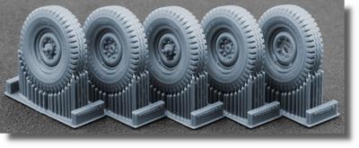 Modern Small Drive Military Specification Vehicle Wheel Set for AK Interactive Plastic Model Kits SCXWM35033 Scale-X 1/35 Four-Wheel (5-Piece Set)