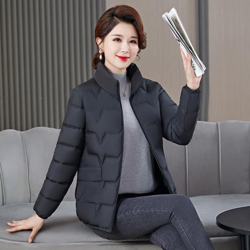 Women's Short Cotton-padded Clothes, Winter Down Cotton-padded Clothes, Loose Large Size and Light Small Cotton-padded Jackets, Winter Jackets.