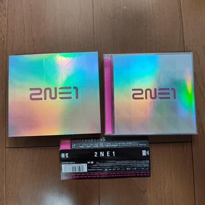[USED] 2NE1 Album CD Hologram Finish