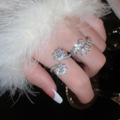Bagues d'ouverture exquises pour femmes Fleurs en zircon Goutte d'eau Bague en cuivre Ensemble de bagues tendance Bijoux de fête Accessoires pour les mains Cadeaux Bague ajustable