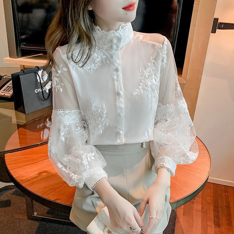 Dámská vyšívaná košile ve stylu jarního soudu s lucernovými rukávy a krajkovým designem