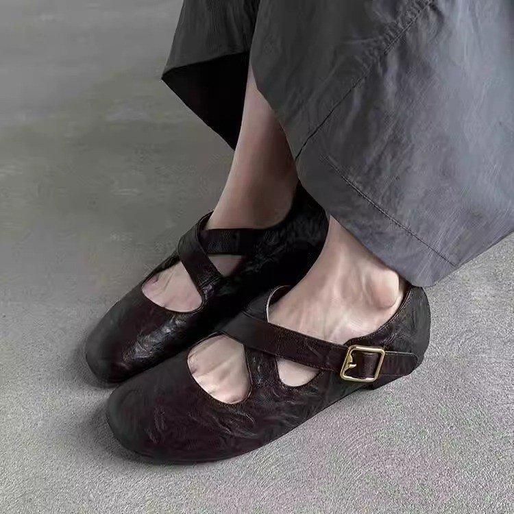 [Ushilai] Round Head Cross Strap Ballet Single Shoes Women's Autumn 2025 New Fashionable Retro Mary Jane Shoes