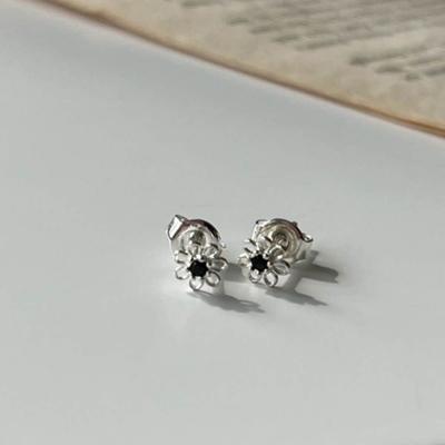 (Silver 925) Petit Point Earring
