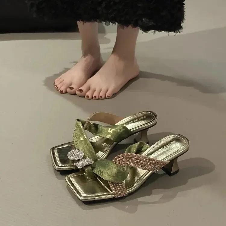 Módní Sandály s Diamantovou Zdobou, Luxusní Módní Sandály, Prodyšné, Dírované Design, Letní Nový Styl, Univerzální Nazouvací Pantofle