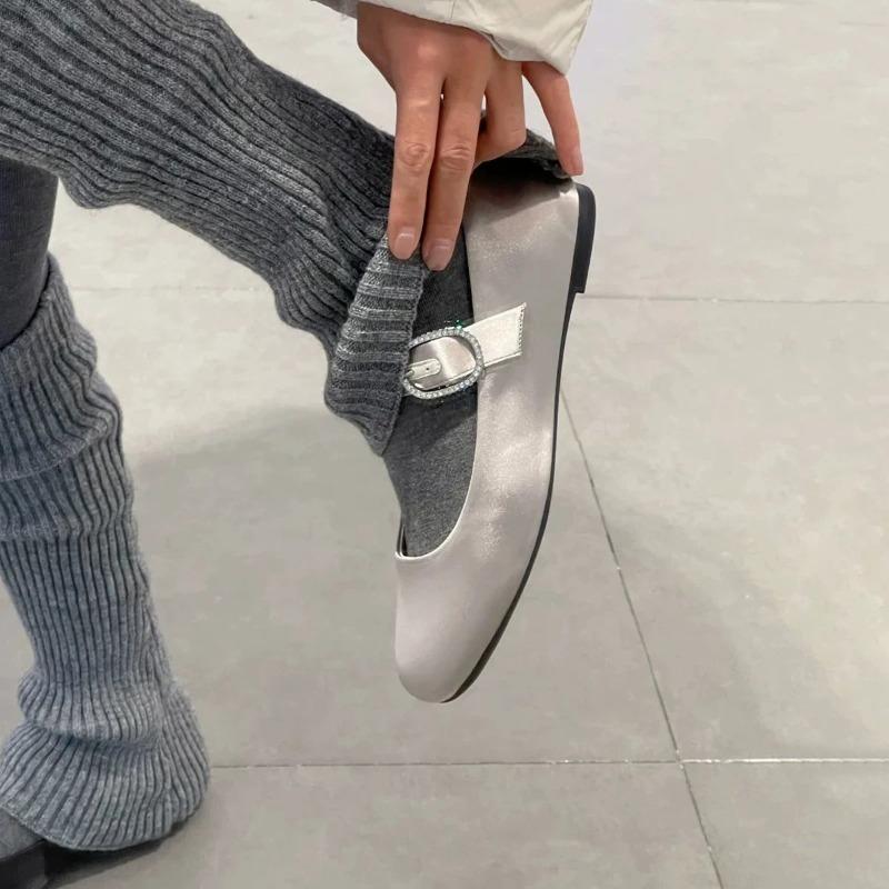 Fashion Spring New Flat Shoes Women's Fashion Round Head Shallow Mouth Metal Buckle Soft Sole Anti-slip Wear-resistant Single Shoes