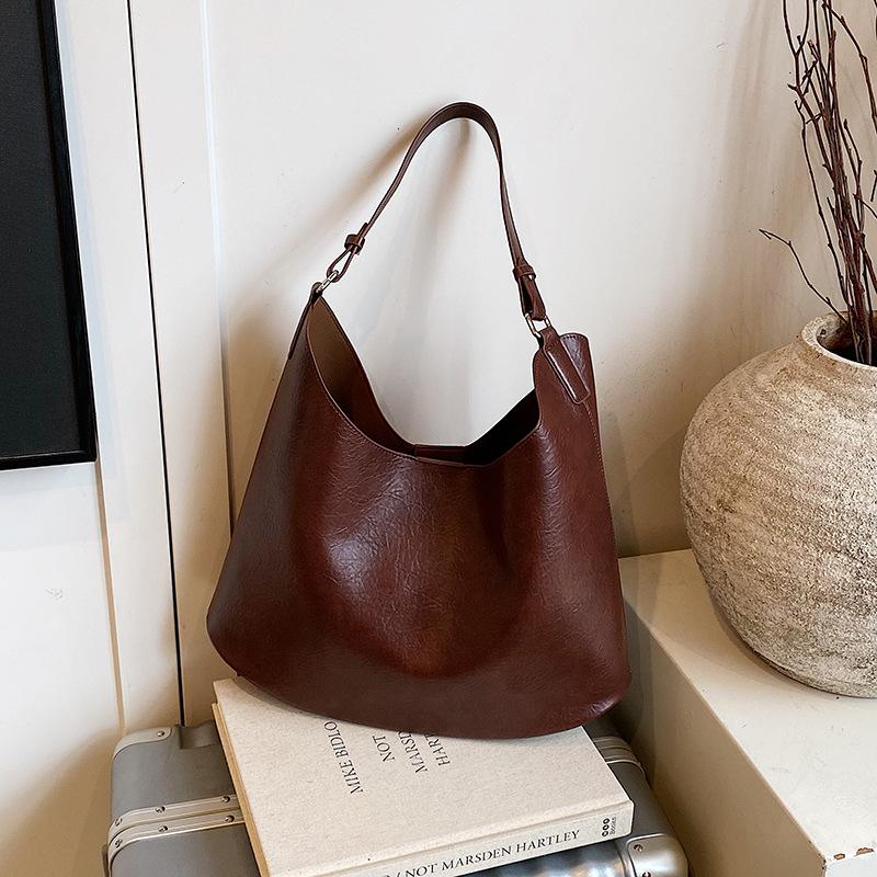 Popular Large-capacity Shoulder Bag Women's Autumn New Fashion Messenger Bag Commuter Tote Bag