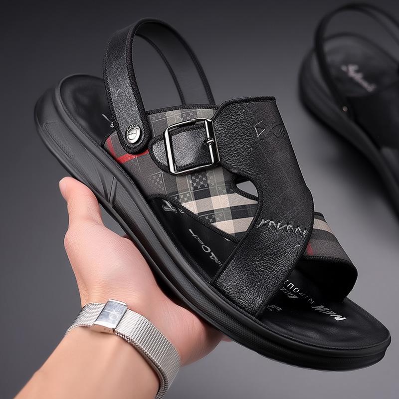 Men's sandals leather summer cowhide beach shoes 2025 new car wear non-slip dual-purpose dad men's sandals