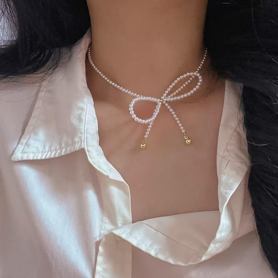 

Vintage Romantic Strong Light Perfect Circle Artificial Crystal Bow Collarbone Chain Necklace