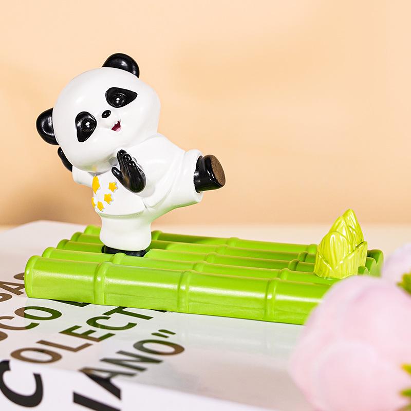 Kung Fu Panda Phone & Tablet Holder: Creative Resin Desktop Stand & Ornament