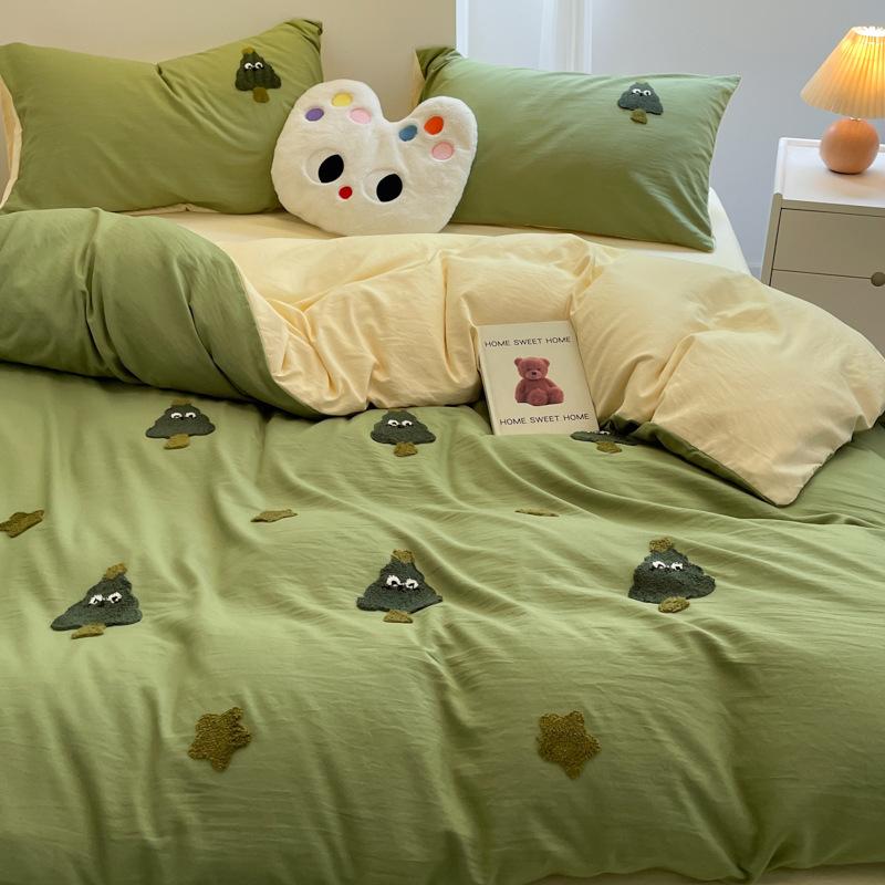 Class A bedding four-piece set solid color cotton cartoon towel embroidered quilt cover skin-friendly washed cotton student dormitory cute kit