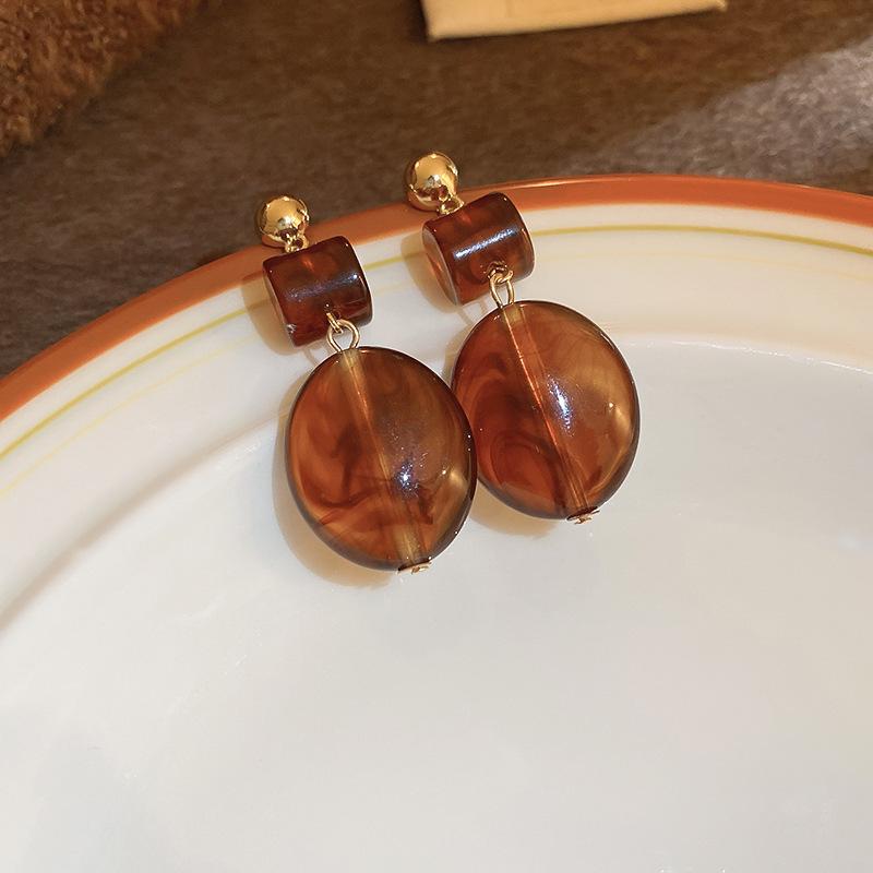 Maillard coffee color geometric earrings 2025 light luxury high-end temperament stud earrings niche retro style earrings