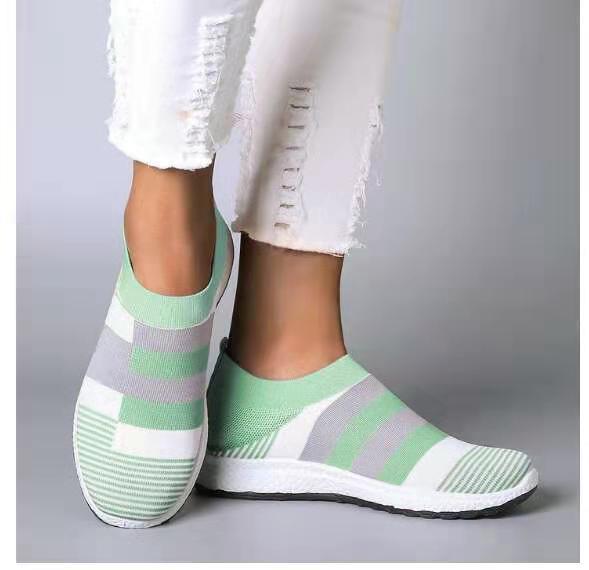 New couples for large size fly-woven mesh sports breathable color matching casual running shoes