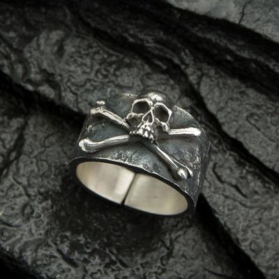 Retro Personality Skull Ring Gothic Pirate Skull Rings for Men's and Women's Hip-Hop Rock Jewelry Daily Gifts