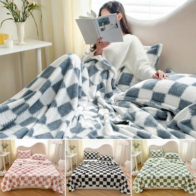 Chessboard Pattern Plush Blanket Breathable Fluffy Blanket Checkered Bed Blanket for All Season Home Office Travel