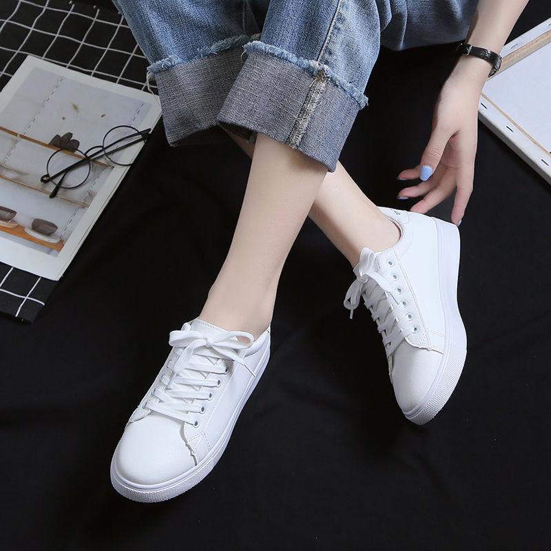 Internet celebrity little white shoes women's 2025 new fashion Korean version street shooting students flat bottom foreign style show feet small wo