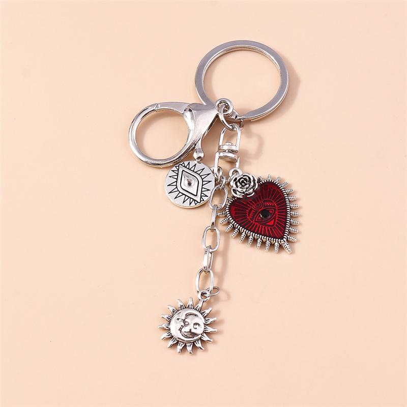 Retro Metal Gothic Love Heart Keychain Charms Steampunk Key Rings Pendant for Women Men Bag Decor  DIY Jewelry Gift