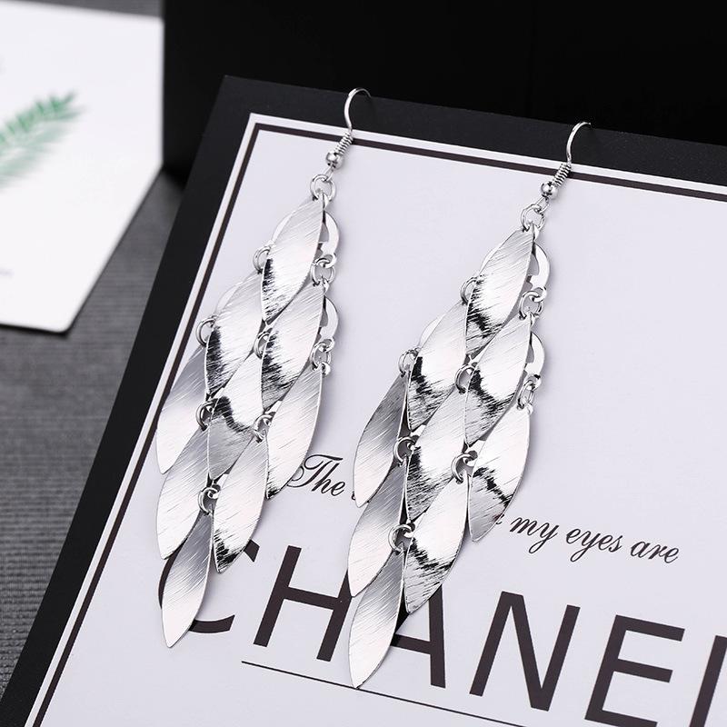 European and American Earrings, Fashionable Styles, Fashionable Metallic Exaggerated Tassels, Elegant Long Trendy Element Earrings and Pendants