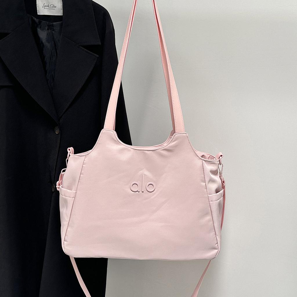 New yoga bag, single-shoulder tote bag, large-capacity, versatile for commuting, waterproof nylon bag, popular storage item