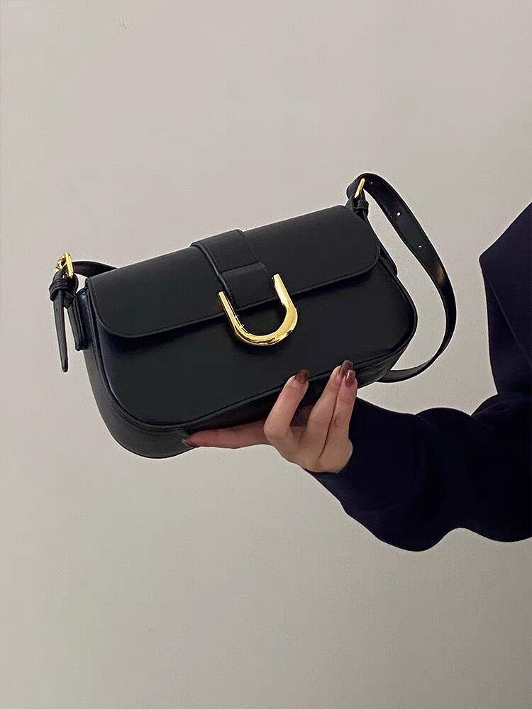 

Женская сумка-мессенджер цвета красного вина в стиле ретро - коллекция осень/зима 2024 г., пряжка в форме подковы, маленькая квадратная сумка через плечо