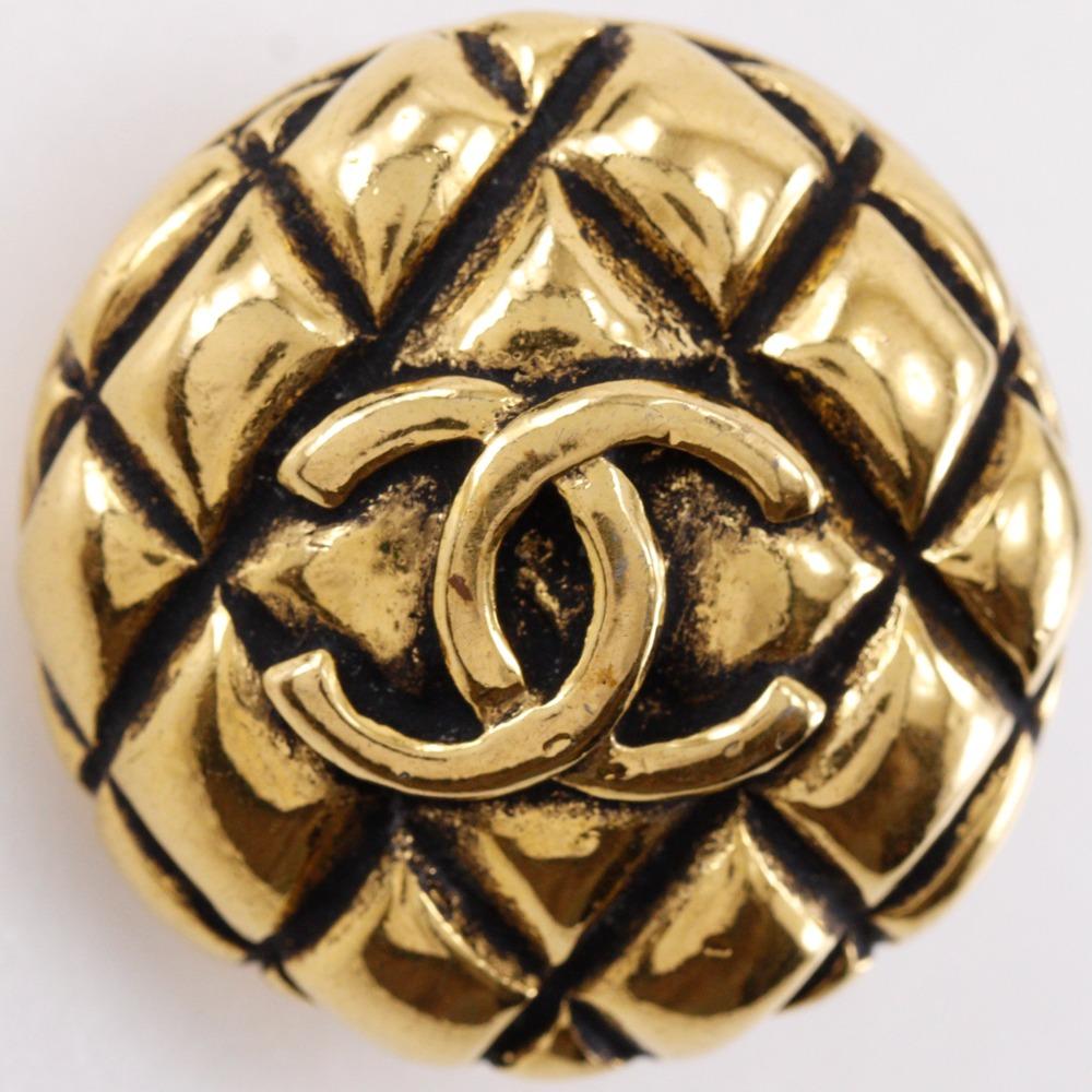 CHANEL COCO Mark Matelasse Earring vintage Plated Gold 23.6g Women Used