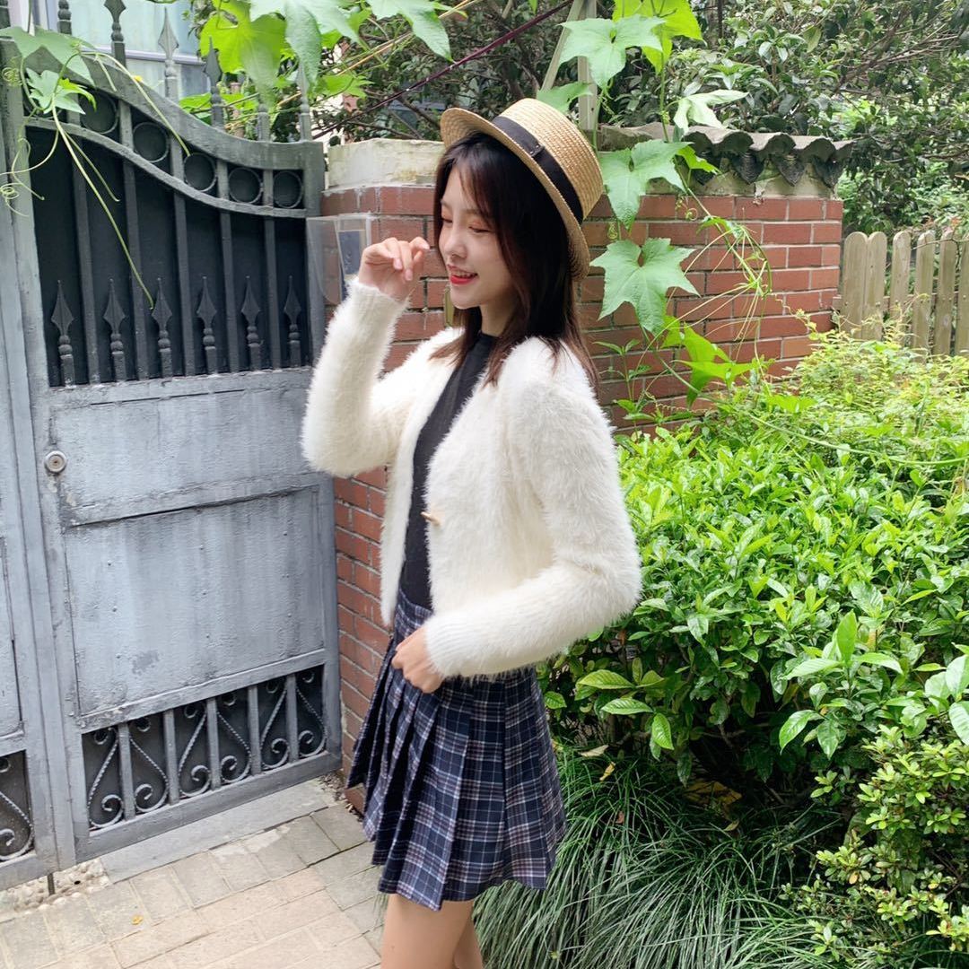 

Cardigan Mink Down Imitation Small Long Wool Knitting Short Cardigan Small Fragrance High Waist Solid Sweater Female One Size бежевый