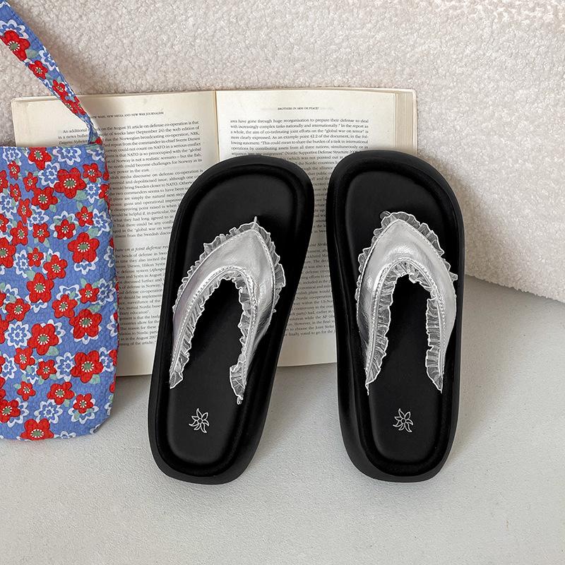 Popular Internet celebrities white thick bottom heightening flip-flops women's summer wear 2025 new high-end French sandals