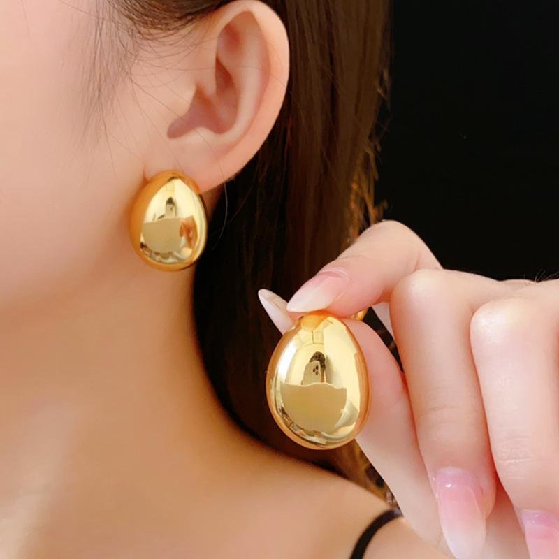 Round Mirror Earrings, Fashionable Cold Wind Studs, Light Luxury, High-end and Versatile Earrings.