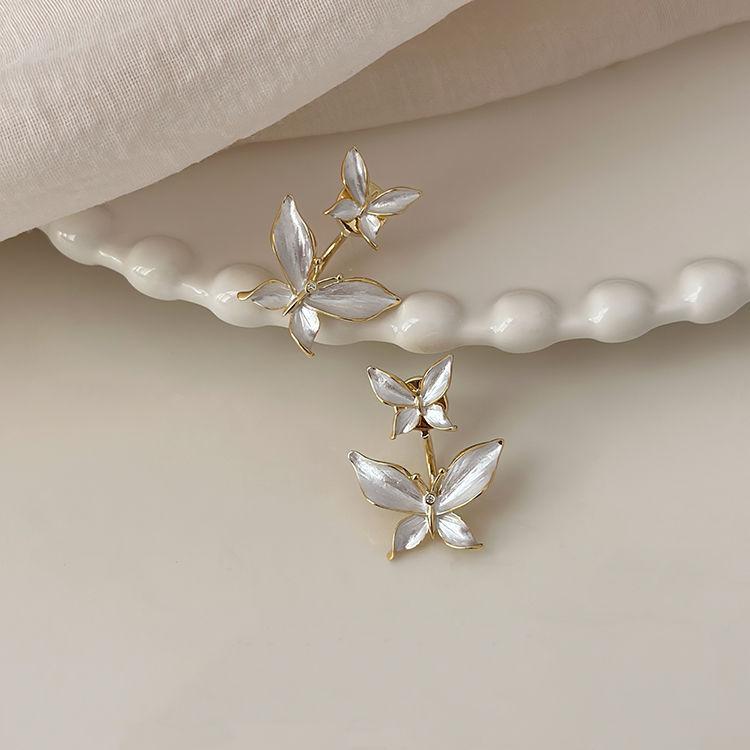 1 par de nuevos pendientes de mariposa de estilo coreano para mujer, joyas modernas, sencillas y exquisitas, regalos exquisitos para amigos.