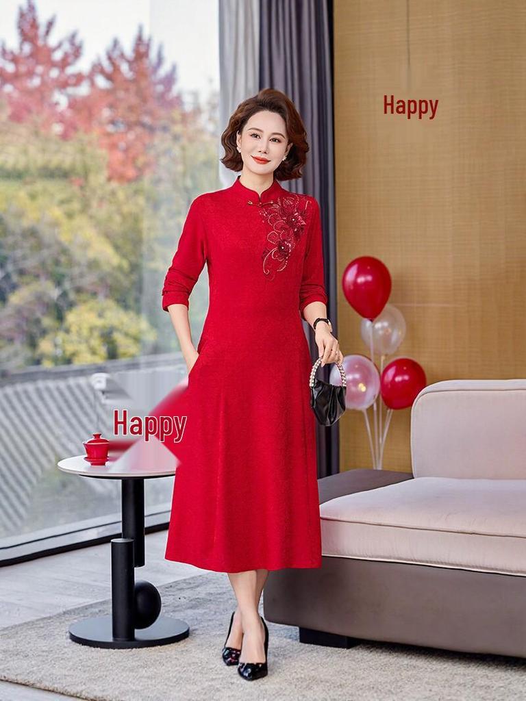 Red Long-Sleeve Qipao for Mothers, Elegant Autumn/Winter Wedding Banquet Dress